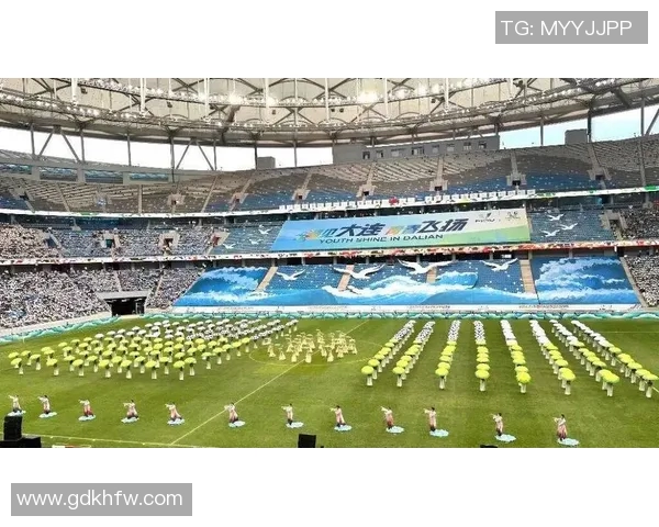 成都足球队在世界杯中的默契配合与战术分析展现出团队精神与竞技水平 成都足球队在世界杯中的默契配合与战术分析展现出团队精神与竞技水平